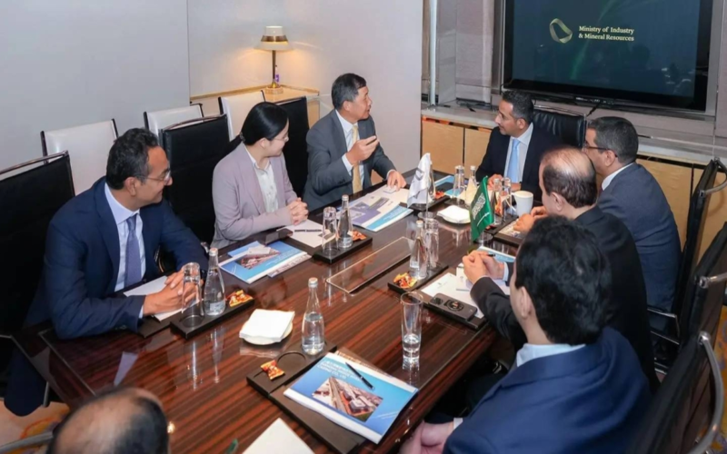 الخريّف يستهدف من شنغهاي تعزيز الشراكات الاستثمارية مع عمالقة الصناعة الصينية